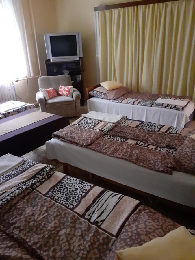 Var-Lak Vendeghaz Szendro Exterior foto